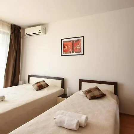 Seaside 2 Bedroom With Balcony For 4-5 Pax Sunny Beach