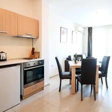Apartment Seaside 2 Bedroom With Balcony For 4-5 Pax Sunny Beach