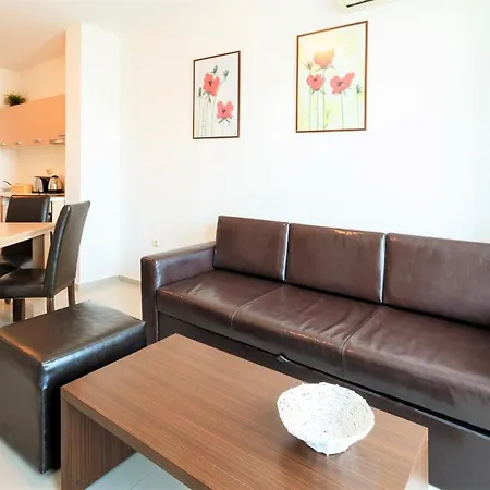 Seaside 2 Bedroom With Balcony For 4-5 Pax Sunny Beach