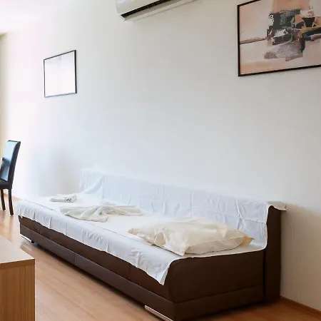Seaside 2 Bedroom With Balcony For 4-5 Pax Sunny Beach
